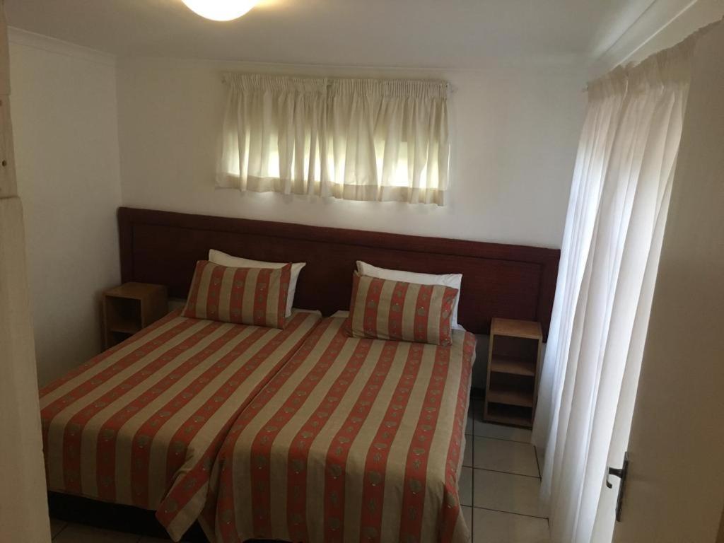 The Crescent Guesthouses - Bnb/Self Catering 다반 외부 사진
