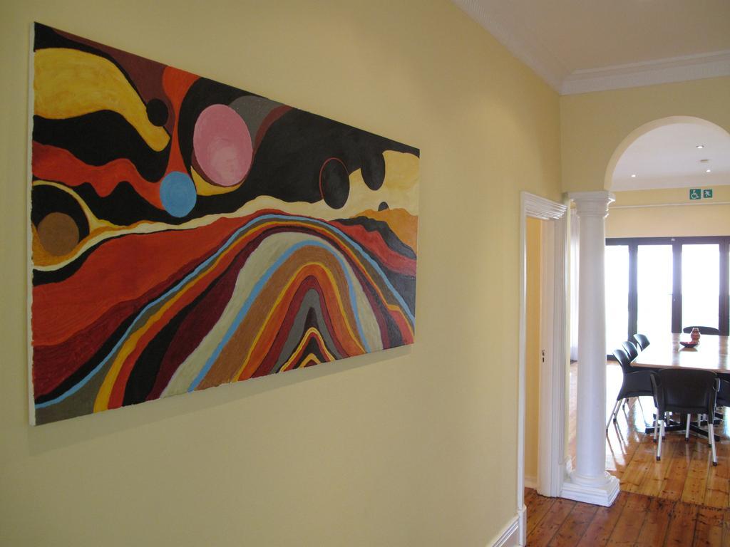 The Crescent Guesthouses - Bnb/Self Catering 다반 외부 사진